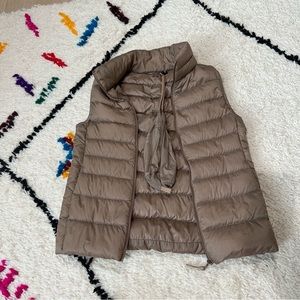 UNIQLO ULTRA LIGHT DOWN VEST - SIZE XS